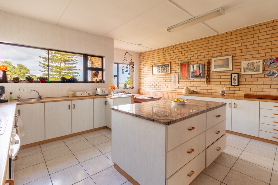 3 Bedroom Property for Sale in Van Riebeeckstrand Western Cape